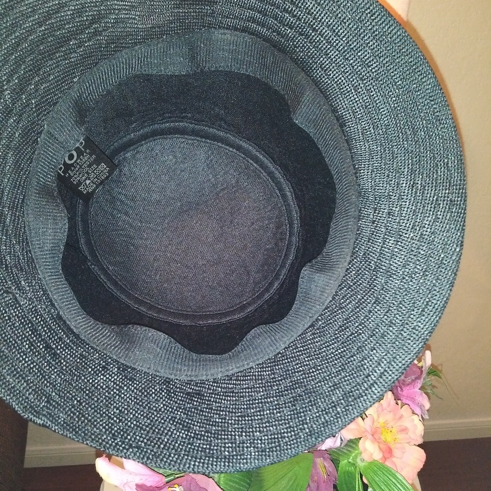 Hat - Picture 4 of 4